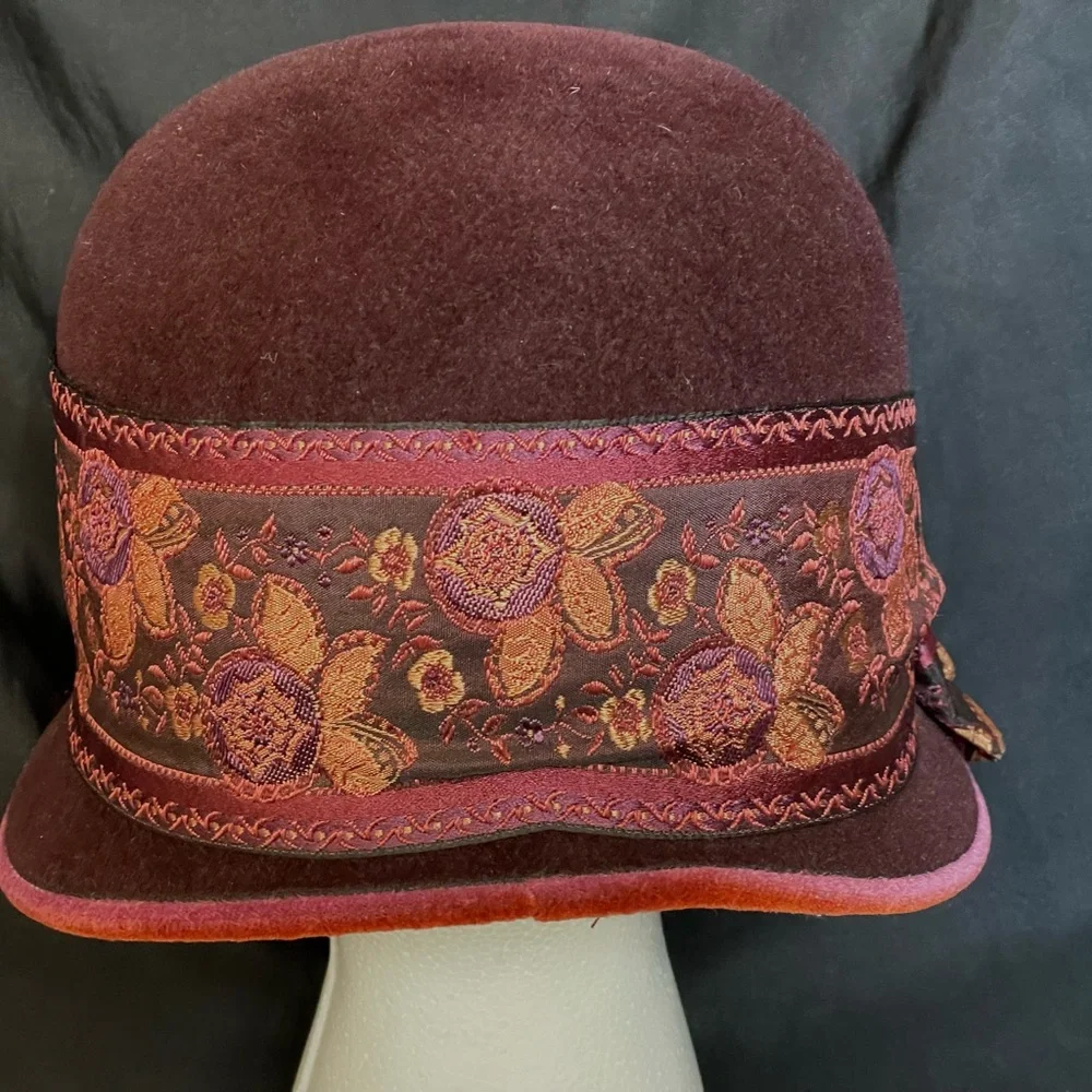 Hat by Louise Green - Picture 3 of 6